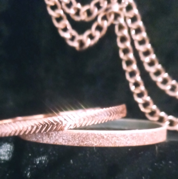 Copper tone statement necklace and bangle bracelets. - Picture 4 of 7
